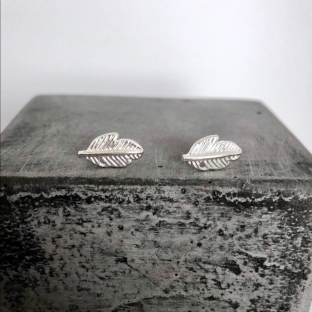 Leaf Stud Earrings - Picture 2 of 3